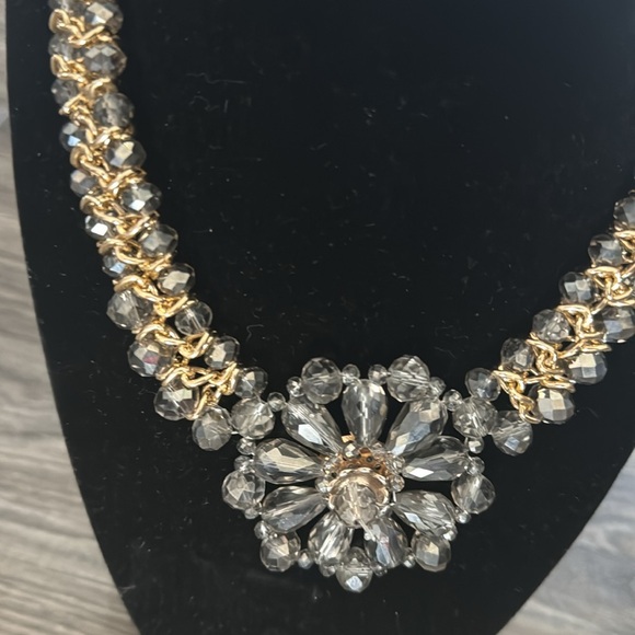 BIB NECKLACE - Picture 3 of 4